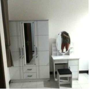 PAKETAN LEMARI PAKAIAN 3 PINTU CERMIN DAN MEJA RIAS FULL PUTIH